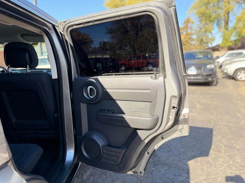 Used 2011 Dodge Nitro Heat w/ Popular Equipment Group image 26