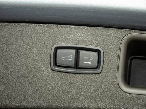 New 2026 Porsche Macan Base image 32