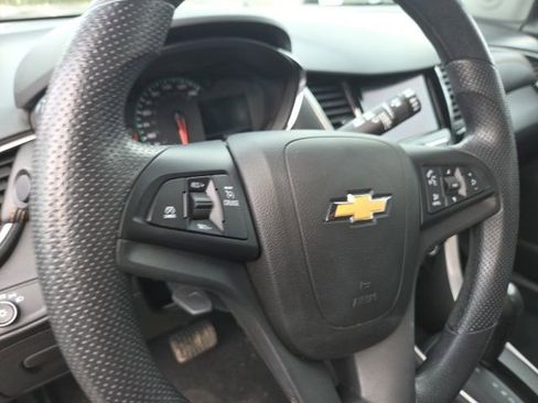 Used 2021 Chevrolet Trax LS w/ Tint and Cruise Package image 11