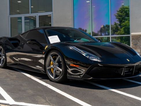 Used 2019 Ferrari 488 GTB RWD image 7