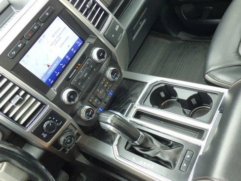 Used 2019 Ford F150 Platinum w/ Equipment Group 701A Luxury AWD/4WD image 33