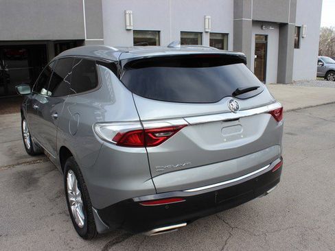 Used 2023 Buick Enclave Premium image 3