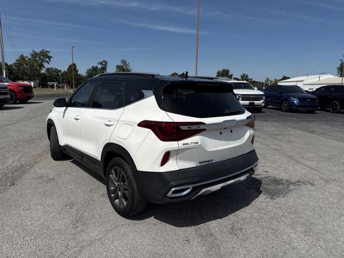 Used 2023 Kia Seltos S w/ Navigation Package image 3