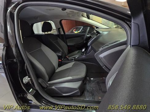 Used 2014 Ford Focus SE FWD image 16