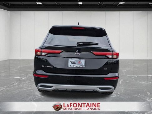 Used 2024 Mitsubishi Outlander SE AWD/4WD image 4