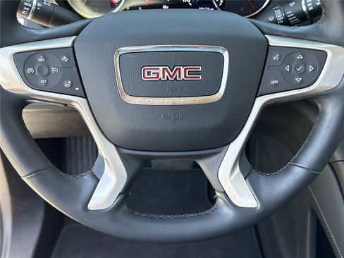Used 2023 GMC Acadia Denali w/ Denali Ultimate Package AWD/4WD image 16