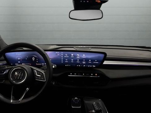 Used 2025 Buick Enclave Preferred image 4