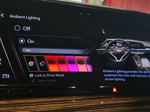 Used 2023 Cadillac Escalade Luxury AWD/4WD image 37