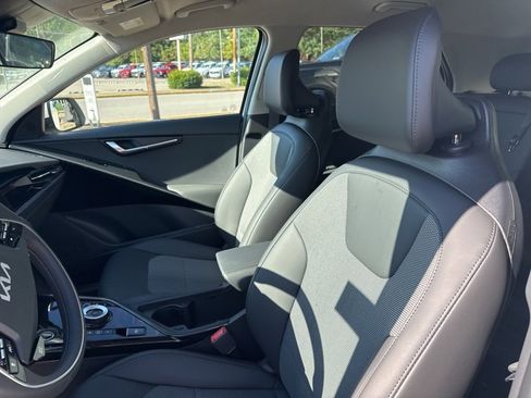 New 2025 Kia Niro EX w/ EX Cold Weather Package image 22