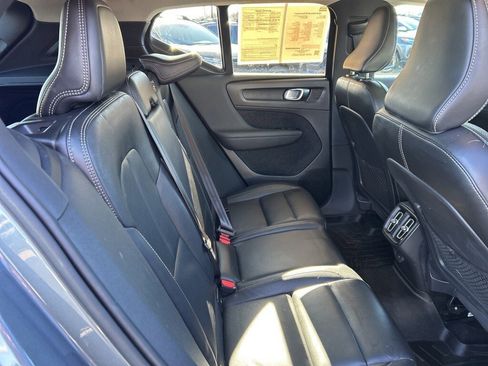 Used 2019 Volvo XC40 T5 Momentum image 20