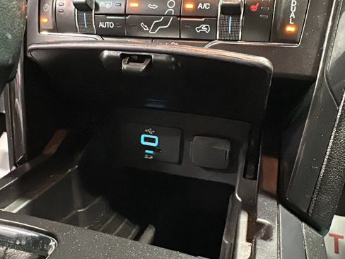 Used 2016 Ford Explorer XLT w/ Equipment Group 202A AWD/4WD image 28