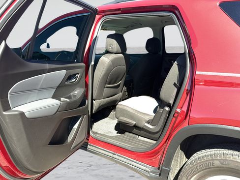 Used 2021 Chevrolet Traverse LT FWD image 39