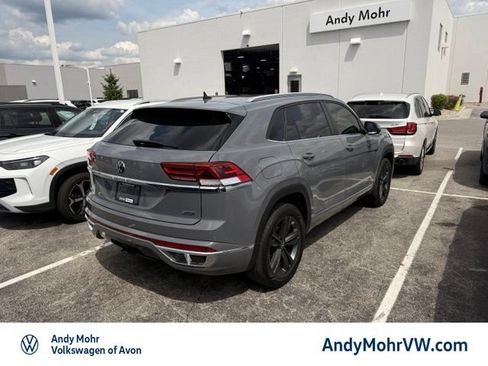 Used 2020 Volkswagen Atlas Cross Sport SE w/ Panoramic Sunroof Package AWD/4WD image 3