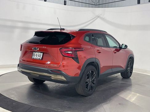 Used 2024 Chevrolet Trax ACTIV w/ Sunroof Package image 11