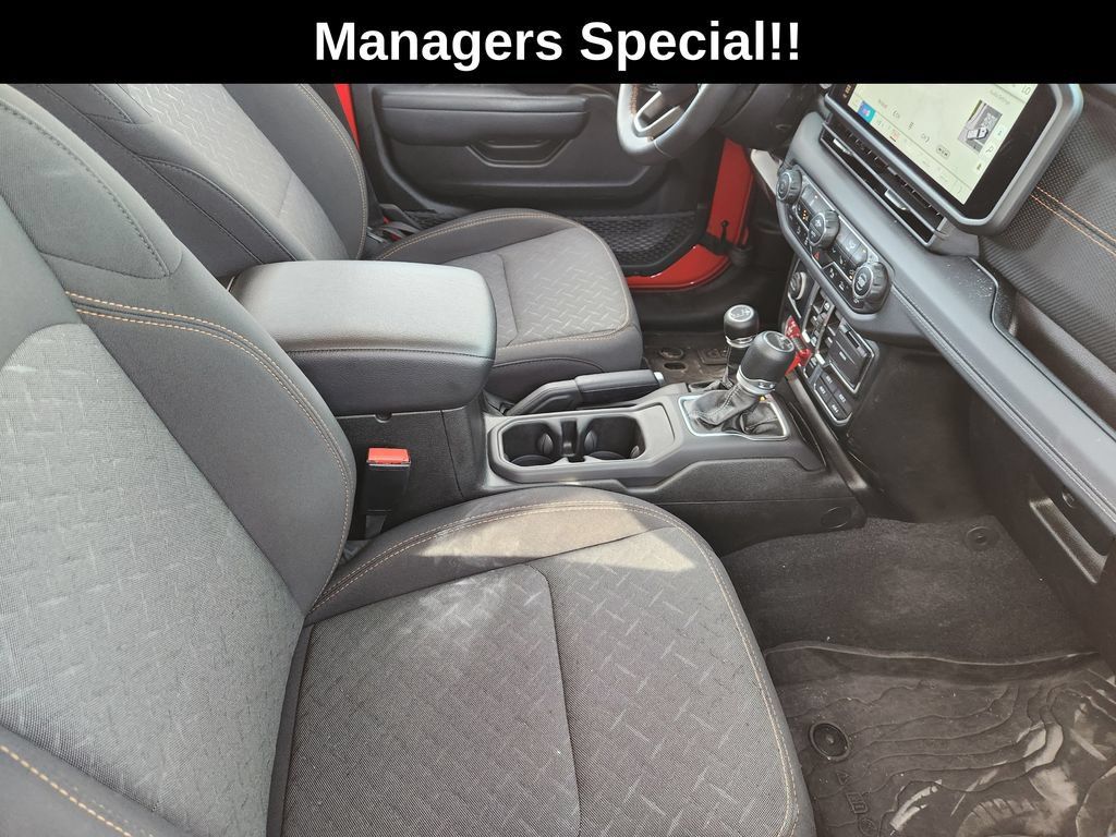 Used 2024 Jeep Gladiator Mojave w/ Safety Group AWD/4WD image 17
