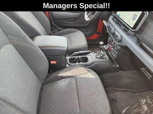 Used 2024 Jeep Gladiator Mojave w/ Safety Group AWD/4WD image 17