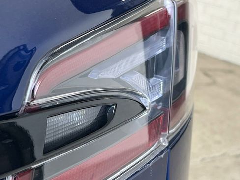 Used 2021 Tesla Model S Plaid image 32
