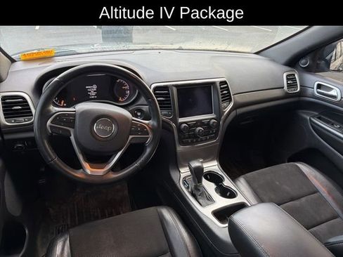 Used 2018 Jeep Grand Cherokee Altitude image 14
