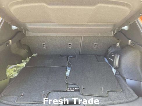 Used 2022 Nissan Rogue Sport SL image 8