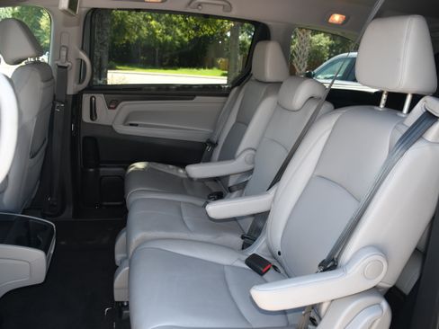 Used 2024 Honda Odyssey Touring image 17