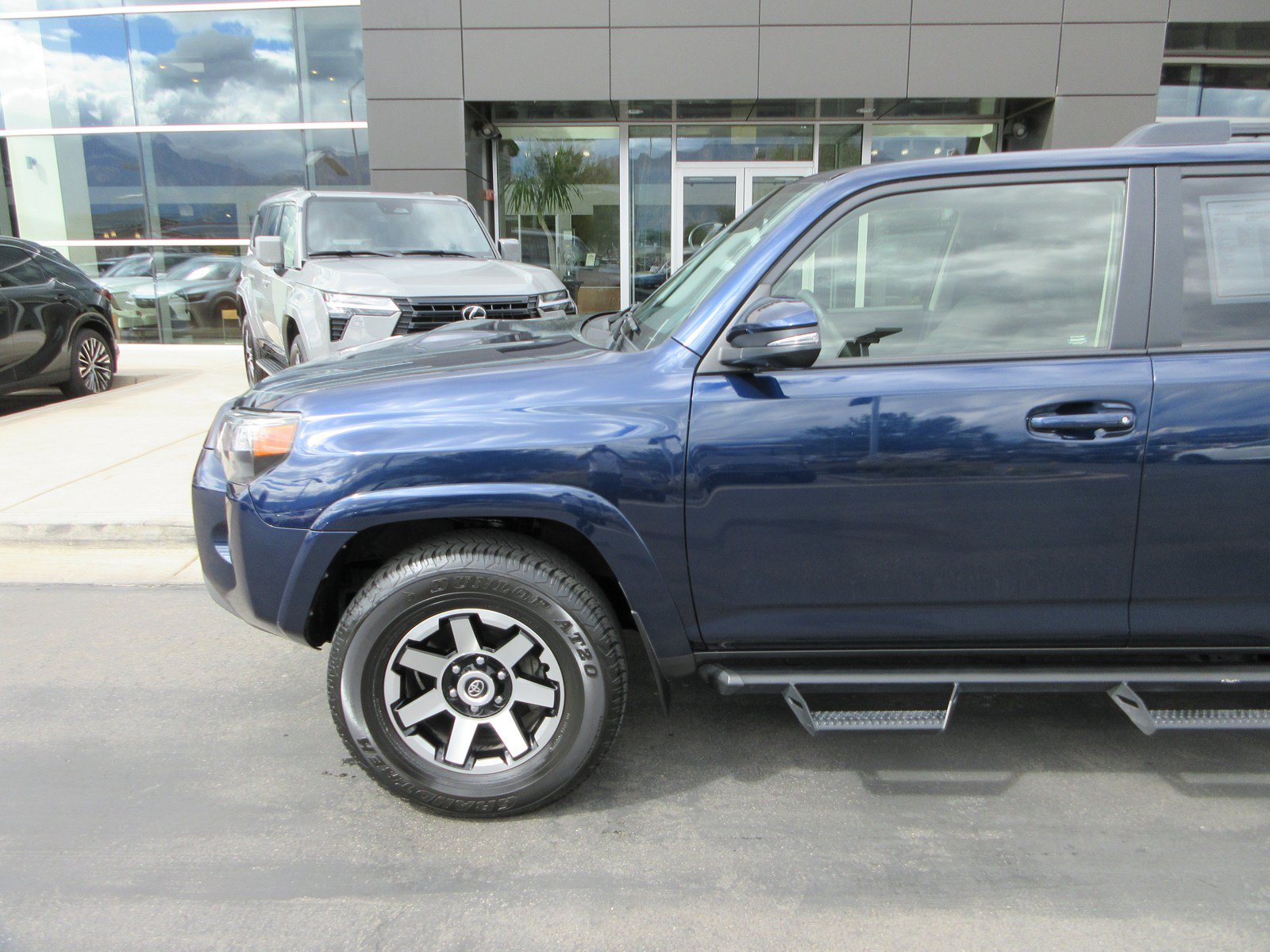 Used 2023 Toyota 4Runner TRD Off-Road Premium w/ Off Road Premium Plus Package AWD/4WD image 2