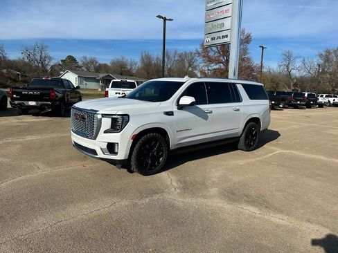 Used 2023 GMC Yukon XL Denali image 1