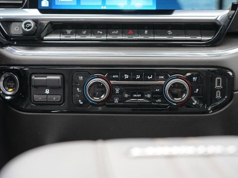 Used 2025 Chevrolet Silverado 3500 High Country w/ High Country Premium Package AWD/4WD image 26