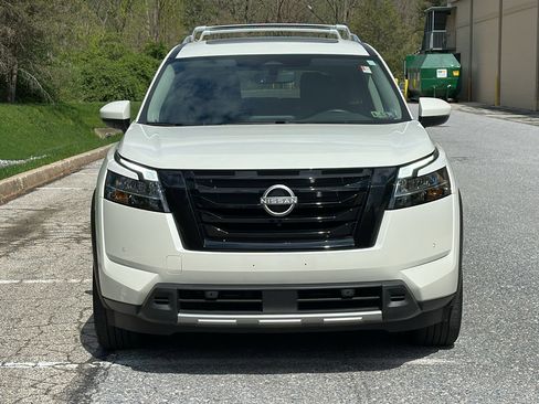 Certified 2024 Nissan Pathfinder SL w/ SL Premium Package AWD/4WD image 3