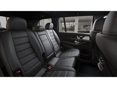Used 2026 Mercedes-Benz GLS 450 4MATIC image 5
