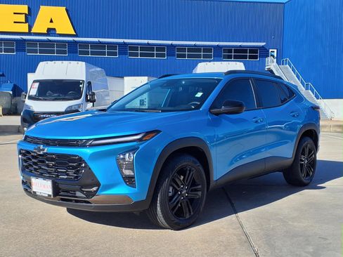 Used 2025 Chevrolet Trax ACTIV w/ Sunroof Package image 4