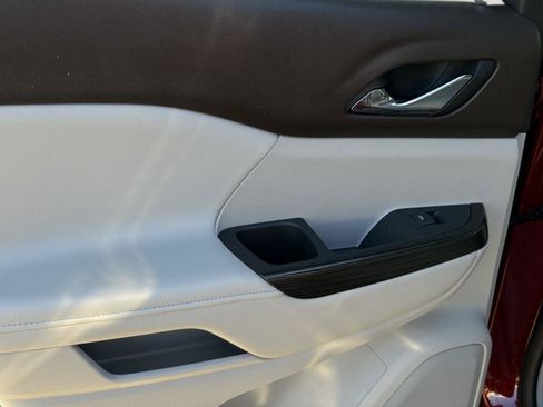 Used 2018 GMC Acadia SLT FWD image 24