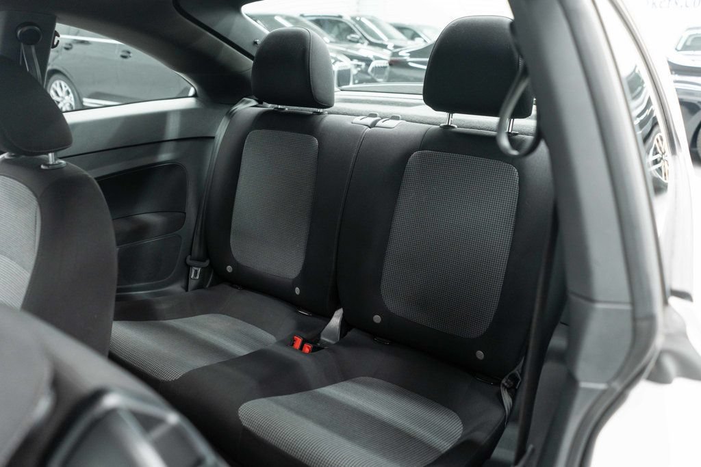 Used 2019 Volkswagen Beetle 2.0T S FWD image 23
