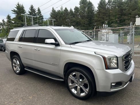 Used 2017 GMC Yukon SLT w/ Open Road Package AWD/4WD image 3