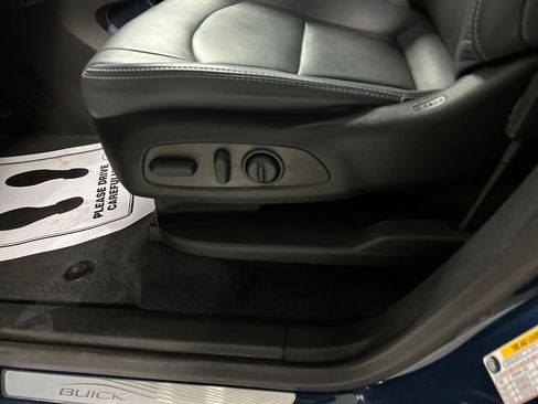 Used 2023 Buick Enclave Essence w/ Sound and Sites Package image 13