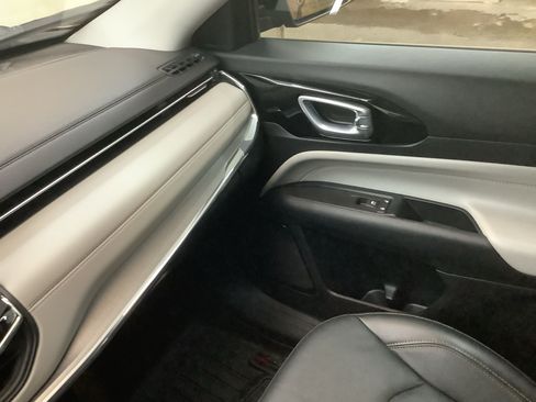 Used 2022 Jeep Compass Limited AWD/4WD image 20