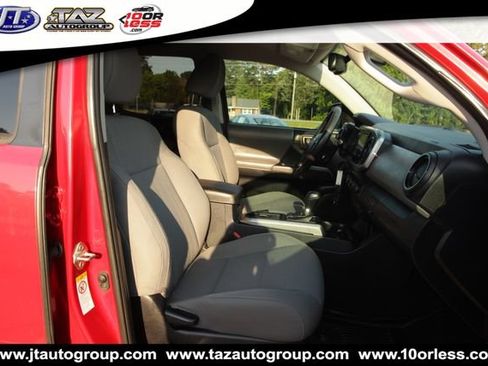 Used 2019 Toyota Tacoma SR5 AWD/4WD image 9