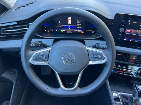 Certified 2025 Volkswagen Jetta SE image 14