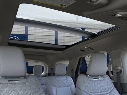 New 2025 Ford Explorer Platinum image 22