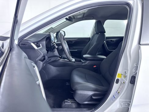 Used 2022 Toyota RAV4 LE AWD/4WD image 21
