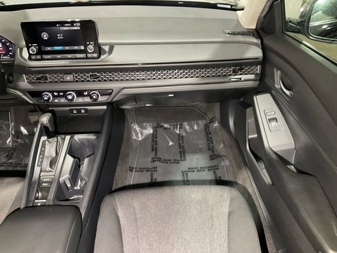 Used 2024 Honda Accord EX image 23