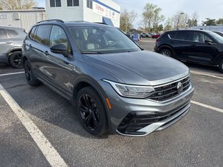 Used 2024 Volkswagen Tiguan SE R-Line video 1