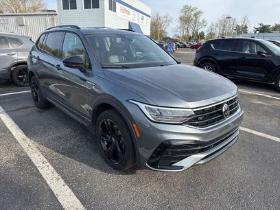 Used 2024 Volkswagen Tiguan SE R-Line