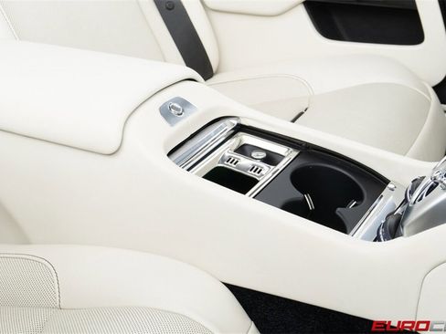 Used 2018 Rolls-Royce Dawn image 43