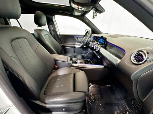 Certified 2022 Mercedes-Benz GLB 250 4MATIC image 27