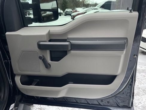 Used 2022 Ford F350 XL image 7