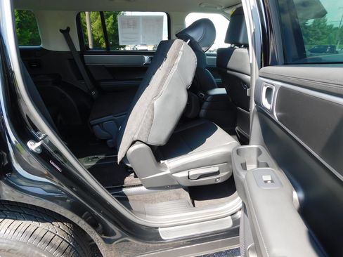 Used 2024 Hyundai Santa Fe SEL FWD image 30