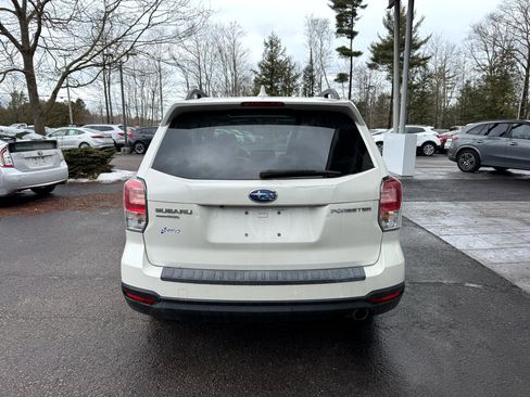 Used 2018 Subaru Forester 2.5i Premium w/ All-Weather Package image 4