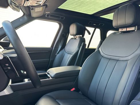 New 2026 Land Rover Range Rover SE image 6