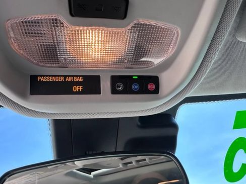 Used 2025 Chevrolet Trax ACTIV w/ Sunroof Package FWD image 19