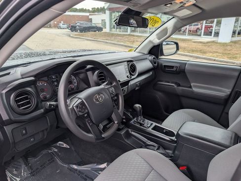 Used 2020 Toyota Tacoma SR image 15
